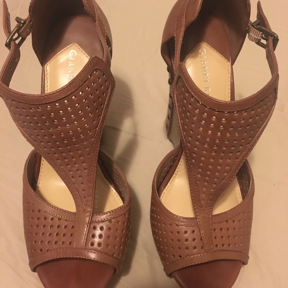 Gianni Bini leather wedge sandals